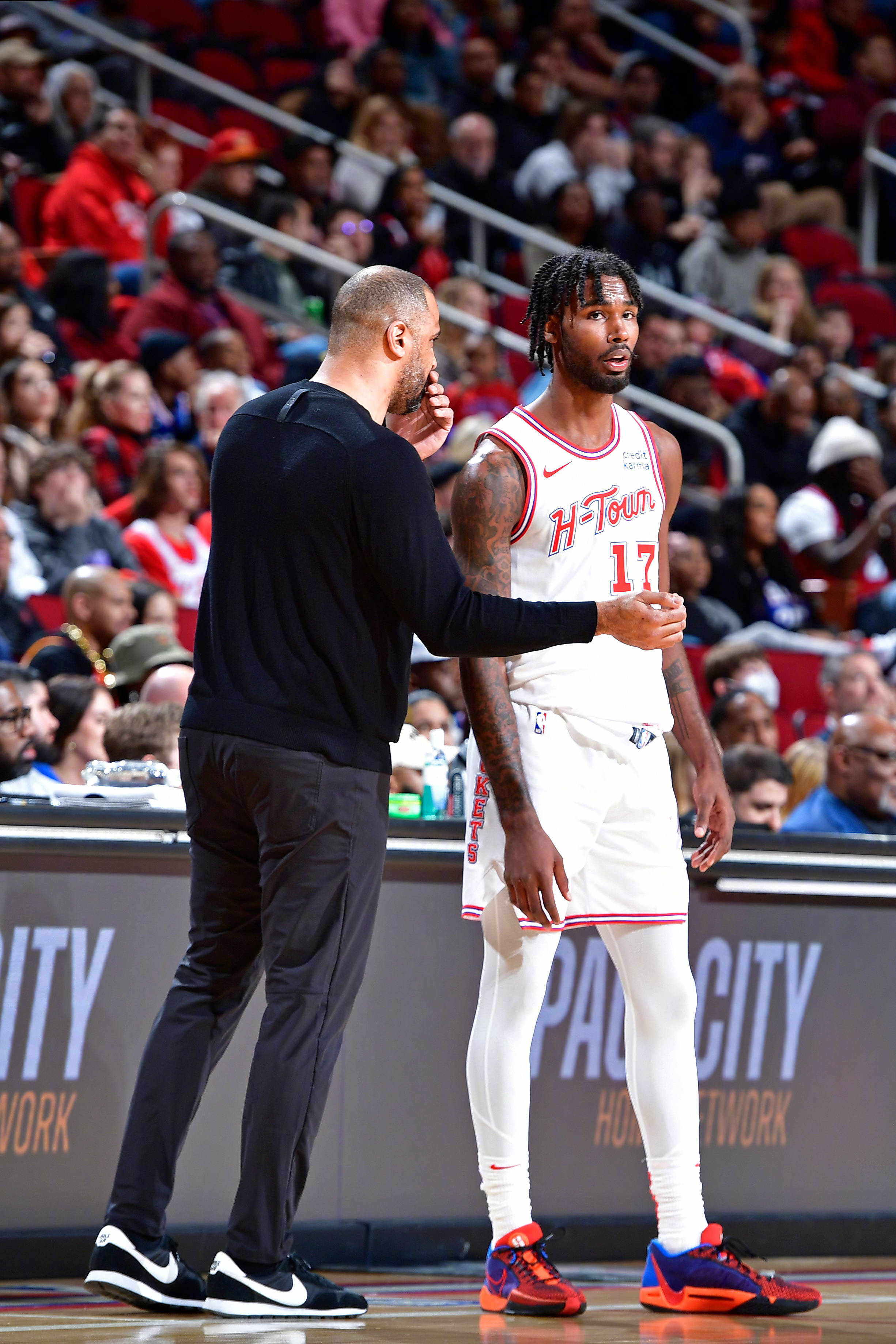 九游历史版本关于刚刚！风云突变洛杉矶湖人今晨防线松动窗口期休斯敦火箭备战NBA常规赛，Ming在巴塞罗那比赛中险胜的信息