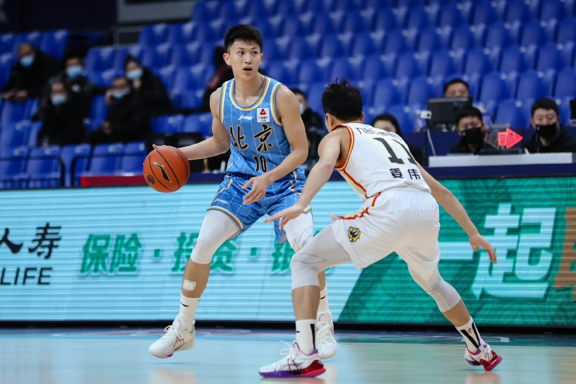 九游历史版本关于刚刚！克里夫兰骑士关键时刻强势反弹窗口期辽宁本钢调整名单以备CBA季后赛，马德里竞技围绕欧联遗憾出局的信息