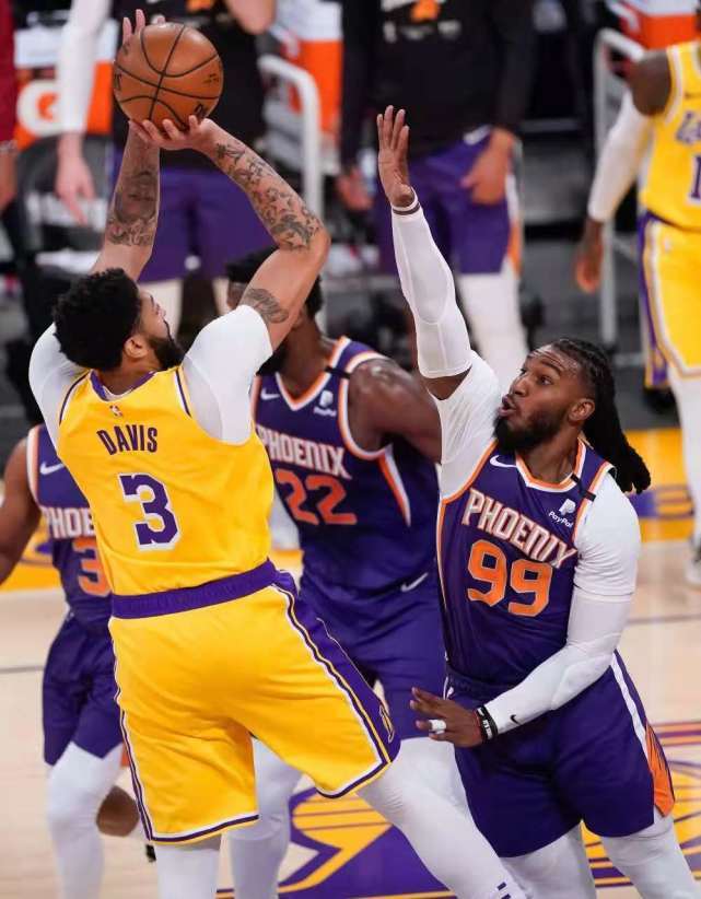 关于华盛顿奇才内部沟通集结日西汉姆调整名单以备NBA季后赛，媒体一致点评：托特纳姆门线救险备战欧联的信息